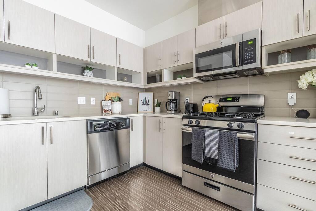 One Bedroom Luxury Apartment Seattle Esterno foto