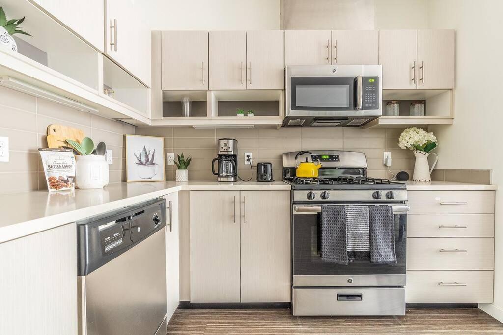 One Bedroom Luxury Apartment Seattle Esterno foto