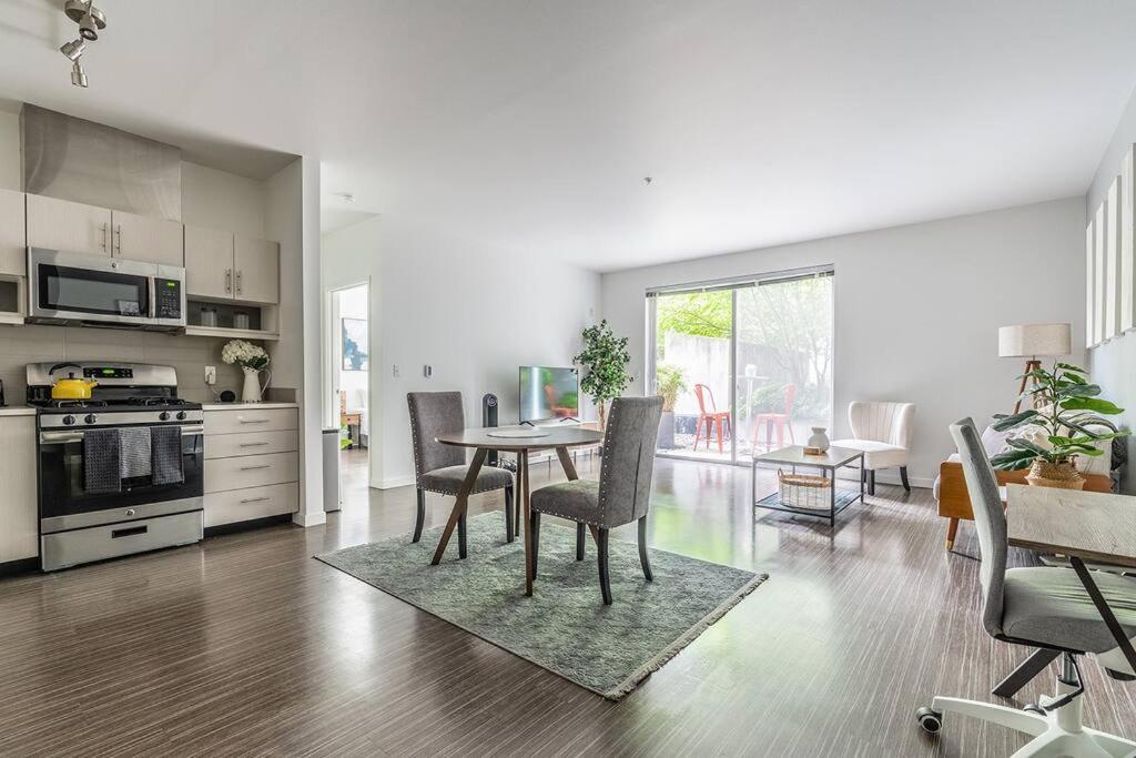 One Bedroom Luxury Apartment Seattle Esterno foto